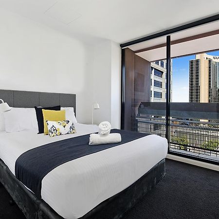 Ultiqa Little Collins Aparthotel Melbourne Exterior photo