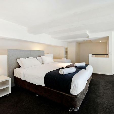 Ultiqa Little Collins Aparthotel Melbourne Exterior photo