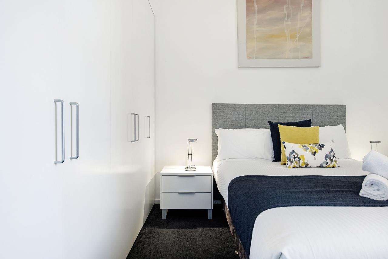Ultiqa Little Collins Aparthotel Melbourne Exterior photo
