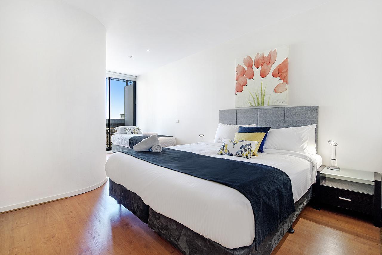 Ultiqa Little Collins Aparthotel Melbourne Exterior photo