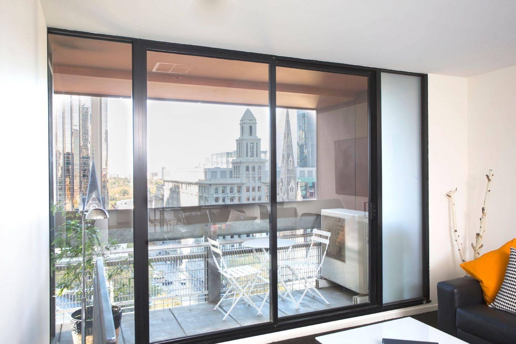 Ultiqa Little Collins Aparthotel Melbourne Exterior photo